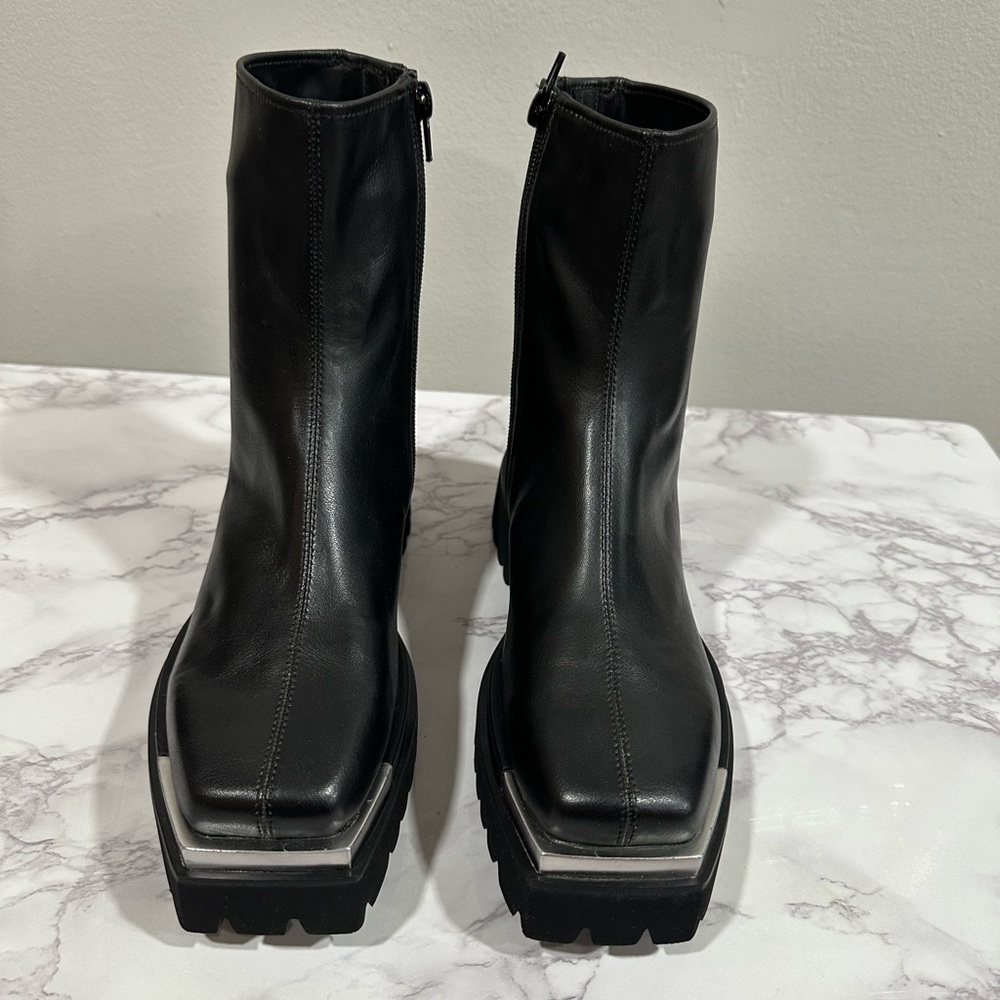 Jeffrey Campbell - Devout lug platform bootie